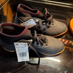 Adidas Predators Size 3 soccer shoes